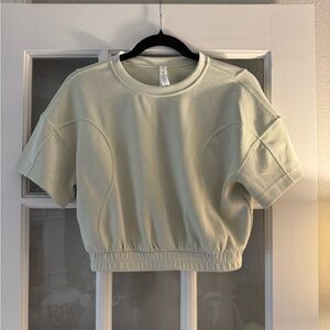 Lululemon cropped top